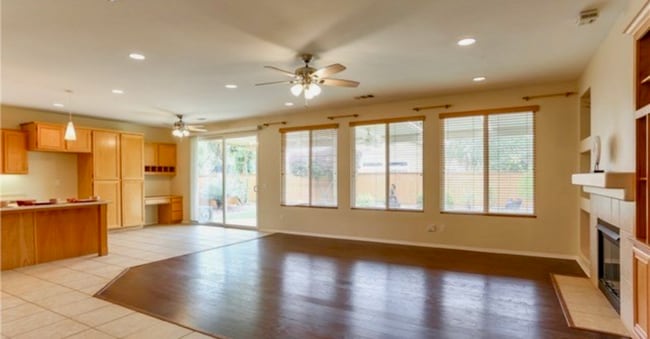 Photo - 1027 Lyra Way