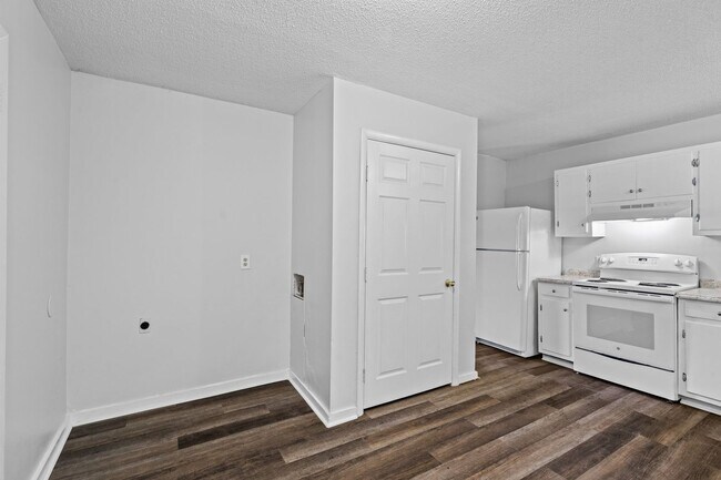 Photo - Warrenton Village