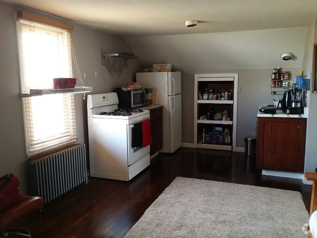 Building Photo - 126 Clover Hill St Rental