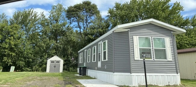 Building Photo - 5096 Wessex St Rental