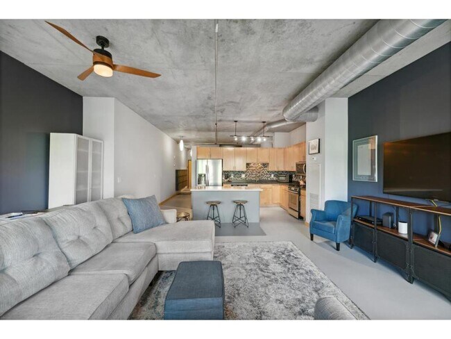 Photo - 720 N 4th St Unidad 209