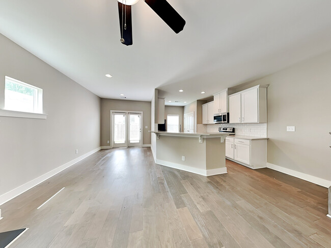 Photo - 6256 Hillandale Dr