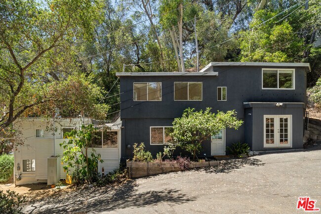 Photo - 8301 Lookout Mountain Ave