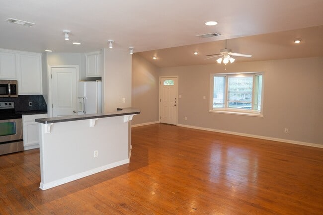 Photo - 209 Ash St Unit C