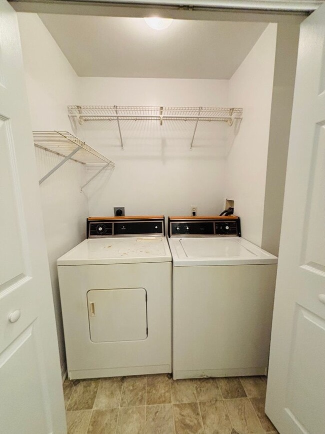 Photo - 902 Kabrich St