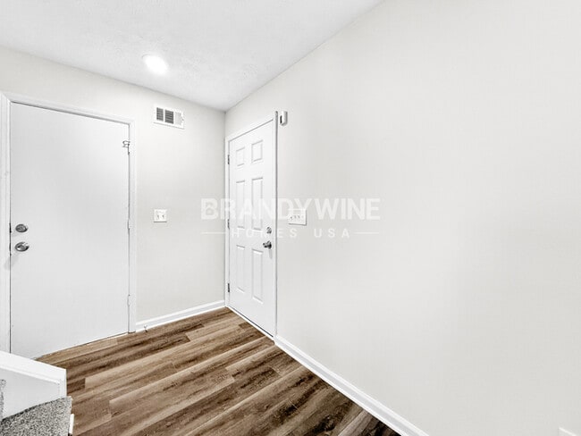 Photo - 1096 Brandon Hill Way