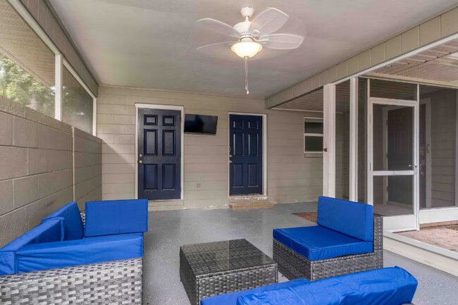 Photo - 111 NW 24th St