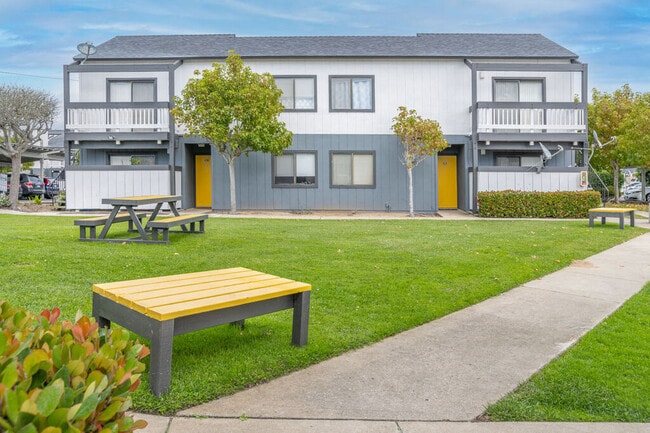 Building Photo - The Gates at the Marina Apartments