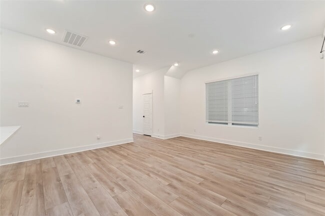 Photo - 5824 Highland Sky Ln