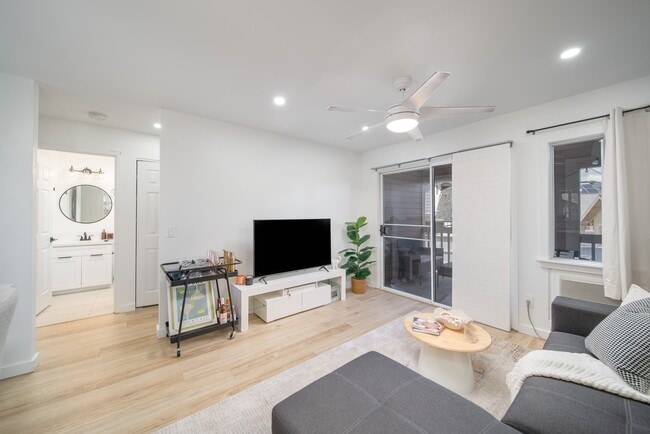 Photo - 94-525-525 Lumiaina St