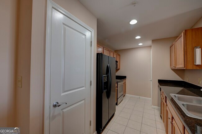 Photo - 3040 Peachtree Rd NW Unit 813