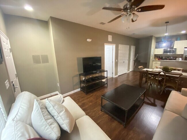 Photo - 5372 Diplomat Ct Unit ID1285814P