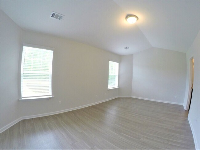 Photo - 13 Newport Square Ct