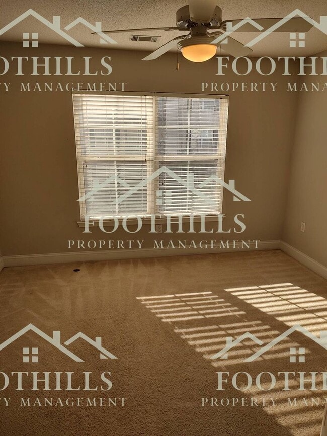 Photo - 213 Lookover Dr