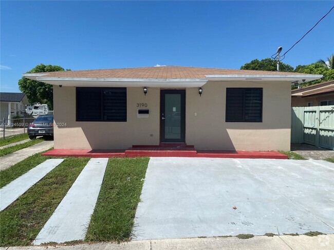 Building Photo - 3190 SW 26th St Unit FRONT Rental