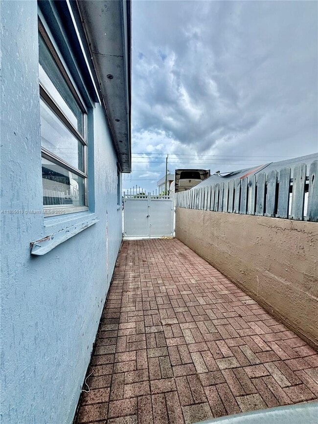 Building Photo - 734 E 41st St Unit 1 Rental