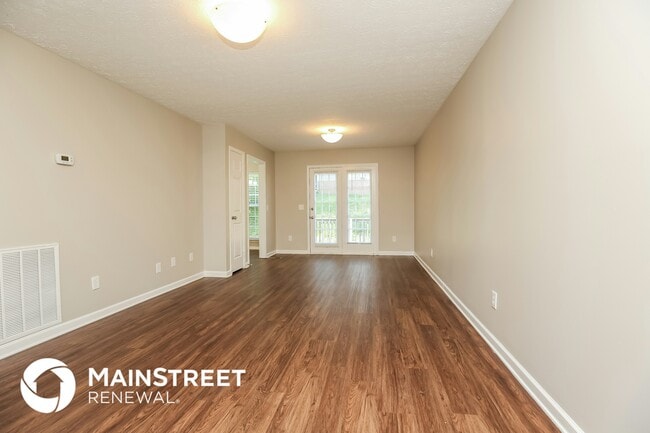 Photo - 142 Cartwright Pkwy