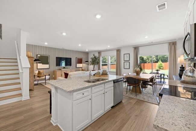 Photo - 470 Red Dragon Dr