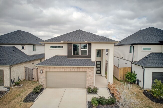 Photo - 21818 Fitzroy Mnr Ln
