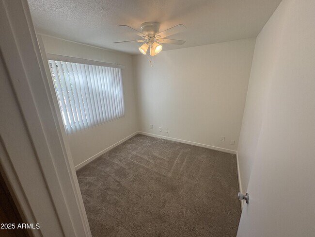 Photo - 1538 E Palmdale Dr