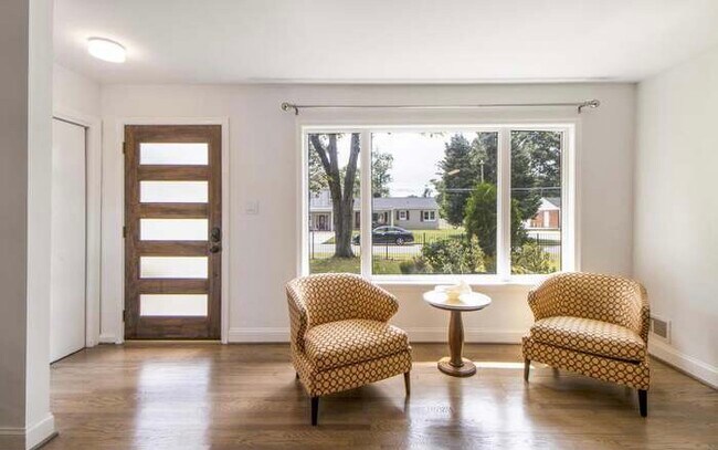 Photo - 7909 Martha Washington St