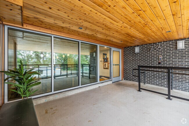 Entrada principal - Bell View Apartments - Capitol Hill Neighb...