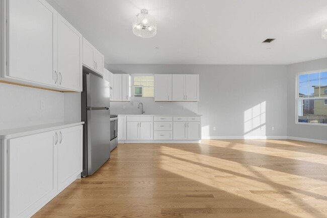 Photo - 19 Simon St Unit 19-2