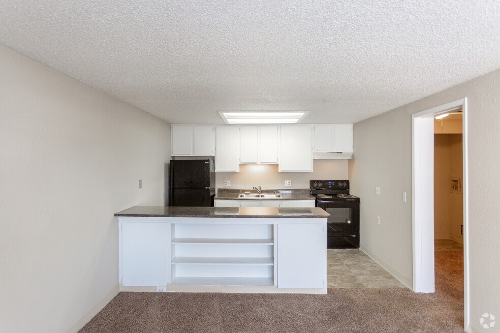 1BR, 1BA - 576 SF