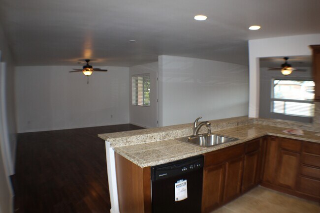 Photo - 7501 E Hubbell St