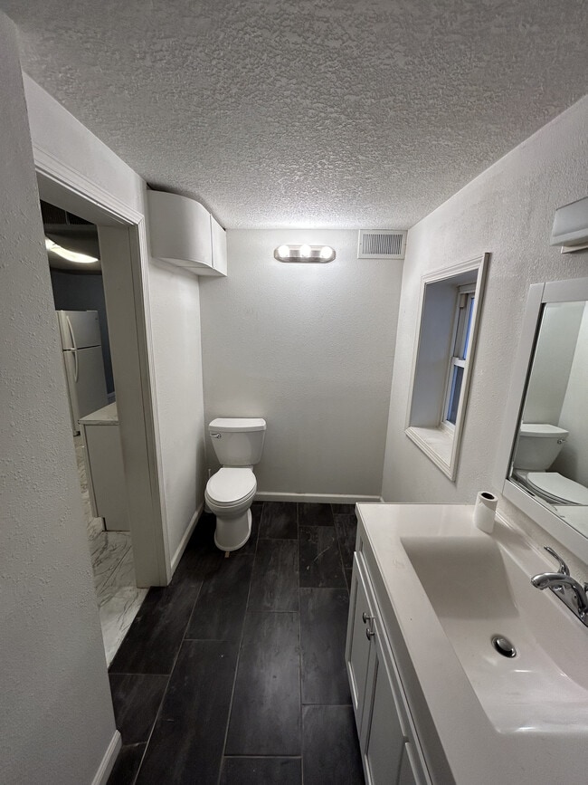 Photo - 3210 York St