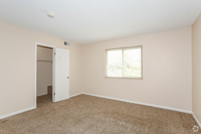 2BR, 1.5BA - 1,174 SF - Evergreen