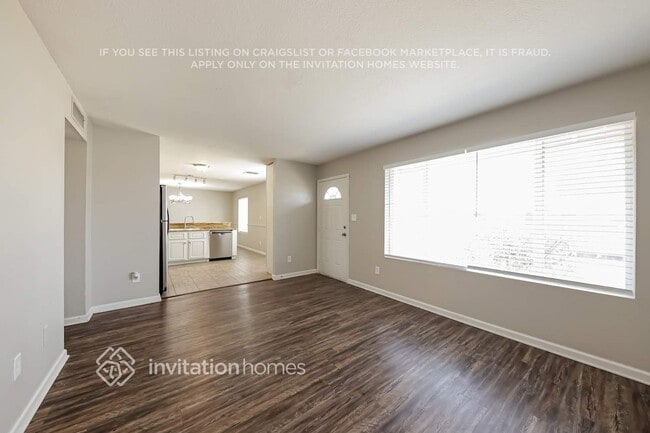 601 W Oraibi Dr
