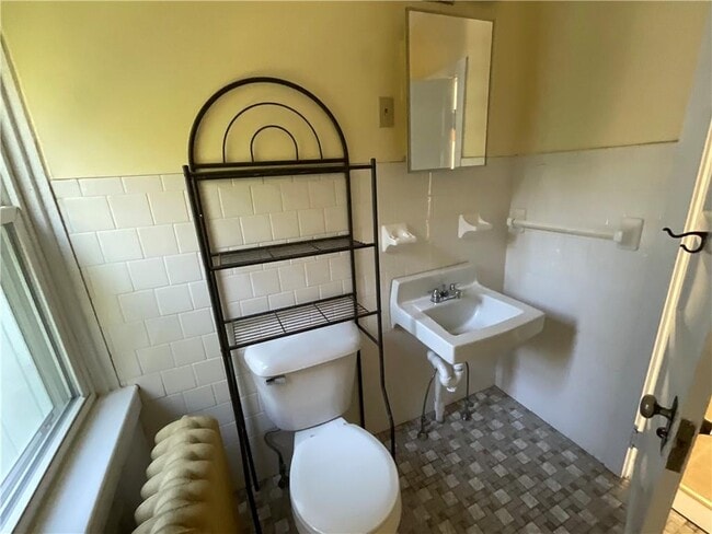 Photo - 2-2R Payan St