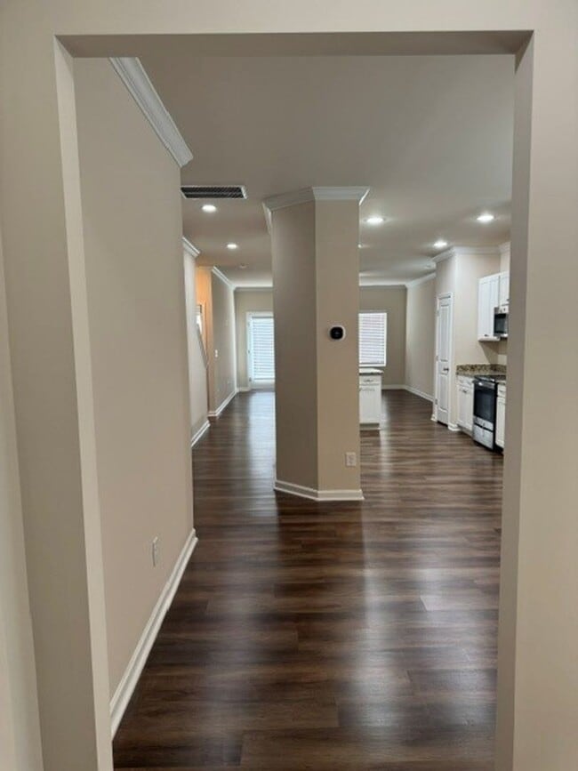 Photo - ***** READY TO MOVE IN *****