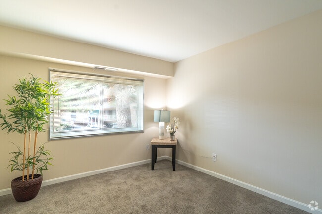 2BR, 2BA - 991SF- Primary Bedroom