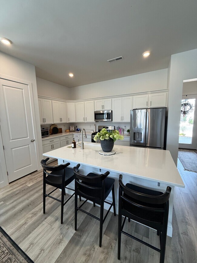 Photo - 675 W Cyn Pne Dr