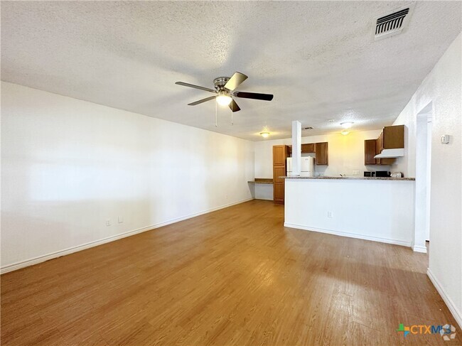 Building Photo - 20115 San Marcos Hwy Unit 1A Rental