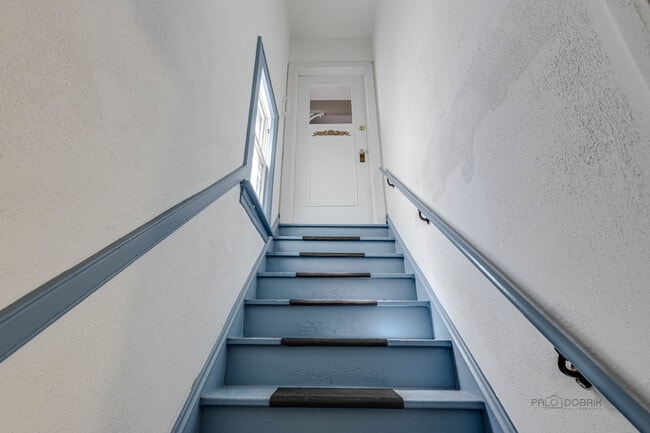 Photo - 389 E Deerpath Rd
