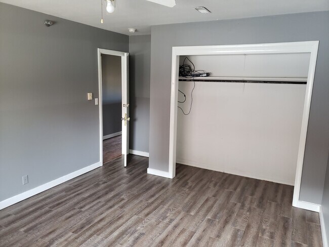 908 Greenbrier Rd