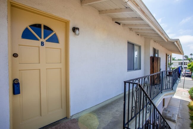 Photo - 118 Avenida Del Poniente Unit #B