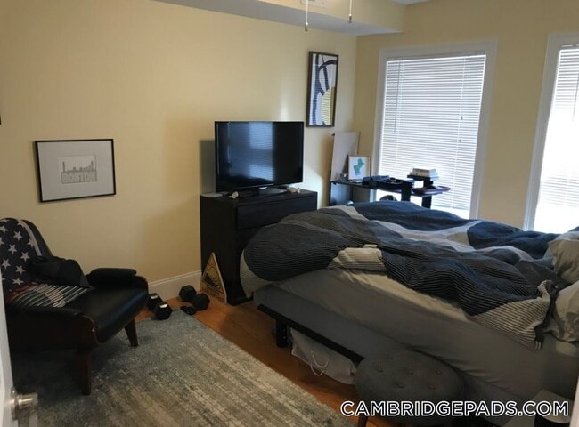 Photo - 116-118 Holland St. Unidad 3R