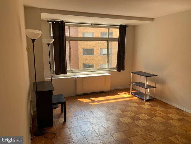 Building Photo - 2401 H St NW Unit 612 Rental