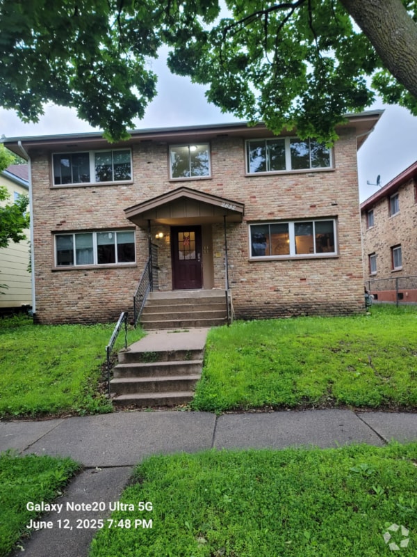 Building Photo - 2832 E 31st St Rental
