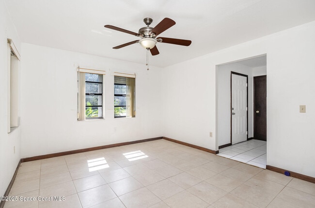 Photo - 178 Cinnamon Lake Cir