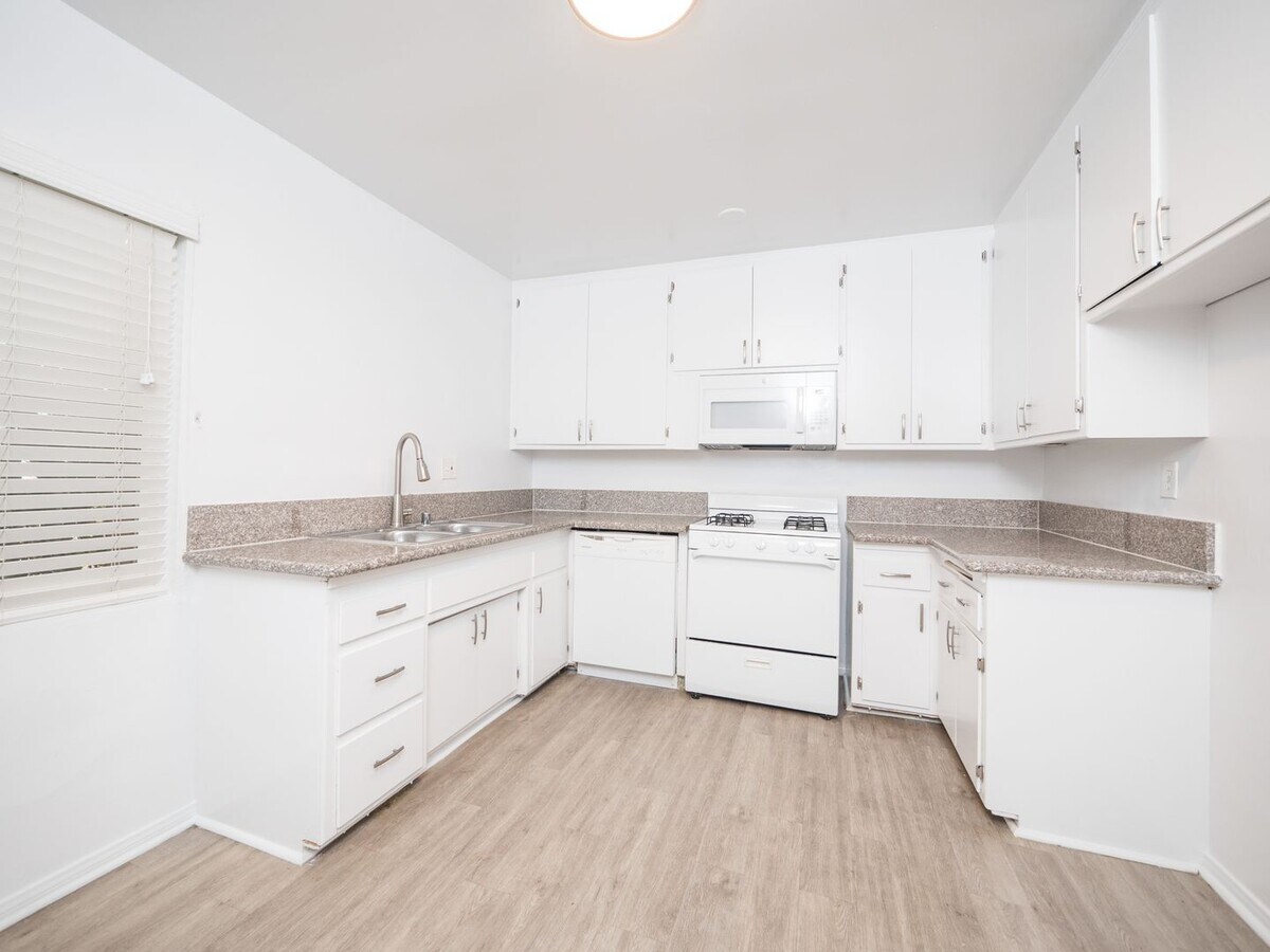 Photo - 6538 Fountain Ave