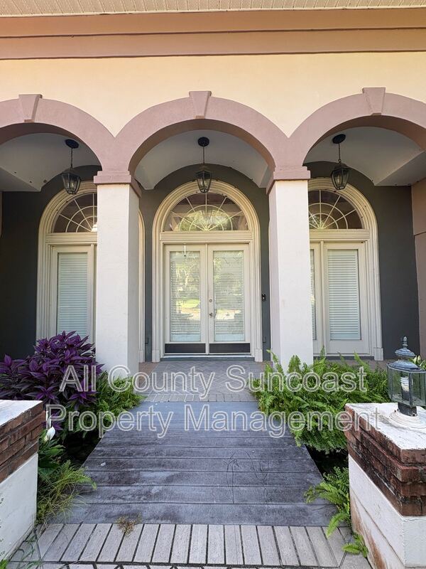 Photo - 2600 Lucerne Dr