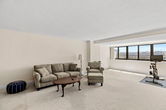 Photo - 9 Hawthorne Pl Unidad 14N