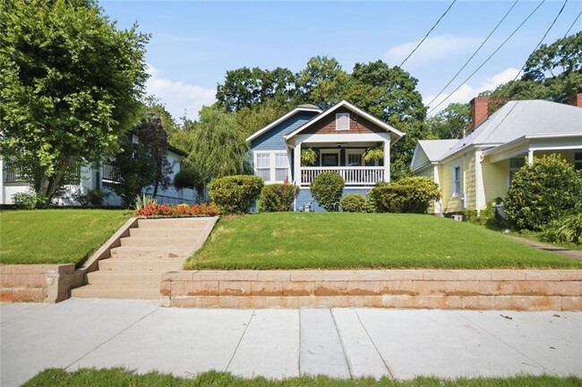 Building Photo - 379 Patterson Ave SE
