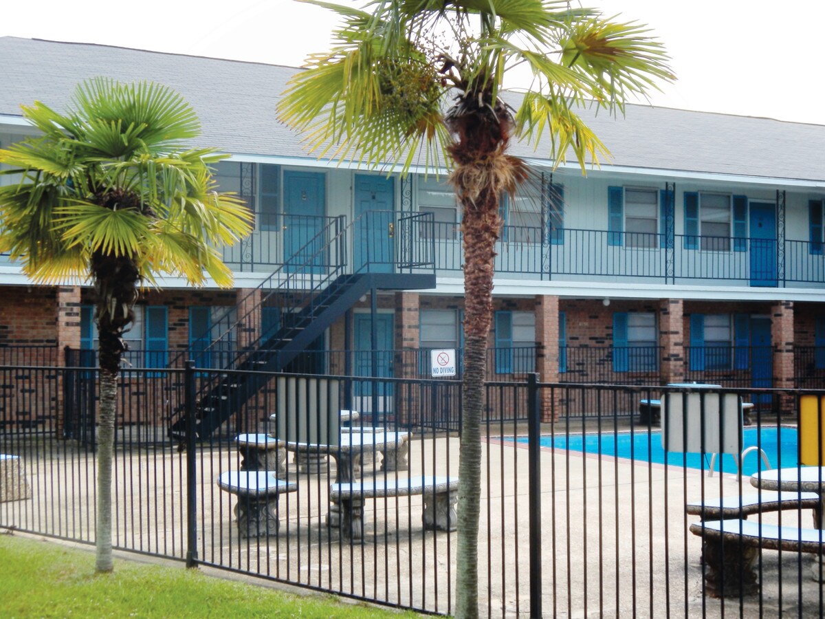 Photo - Magnolia Gardens