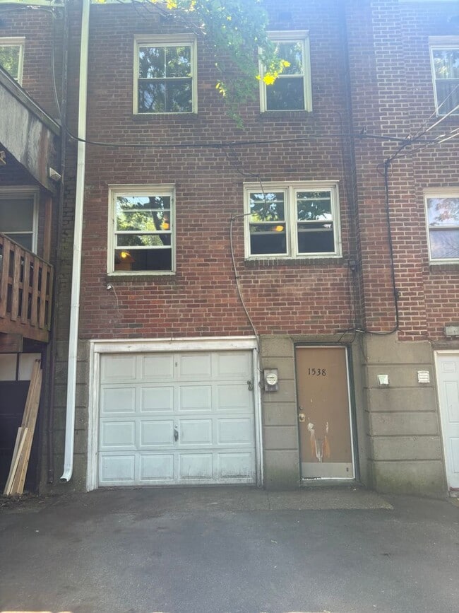 Photo - Updated 3 Bedroom in Folcroft with private...